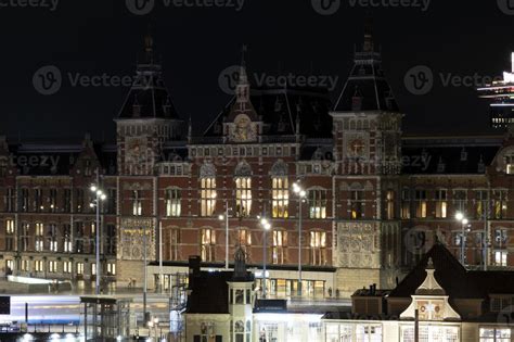 amsterdam central station at night cityscape 20233261 Stock Photo at ...