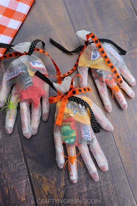 Halloween Candy Glove Treats - The DIY Life