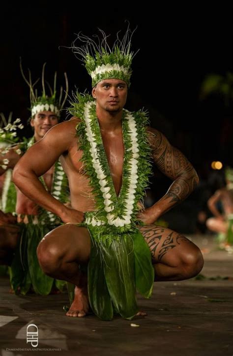 Hawaiian dancers, Polynesian men, Hawaiian culture