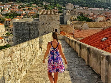 VIDEO: Croatia Vlog 11 | Walking the Dubrovnik city walls - WORLD WANDERISTA