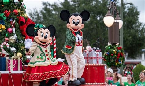 Disney Christmas Day Parade 2023 Live Stream: Where to watch - TV - Entertainment - Daily Express US