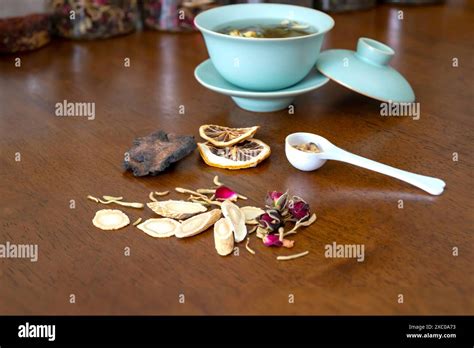 Chrysanthemum and other Chinese herbal drinks Stock Photo - Alamy