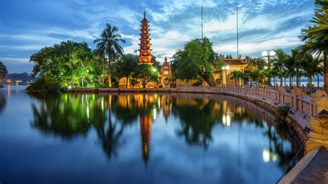 Panorama view of Trấn Quốc pagoda, the oldest temple in Hanoi, Vietnam | Windows Spotlight Images