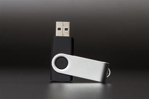 1TB Thumb Drive: A Cheatsheet For Beginners | Storables