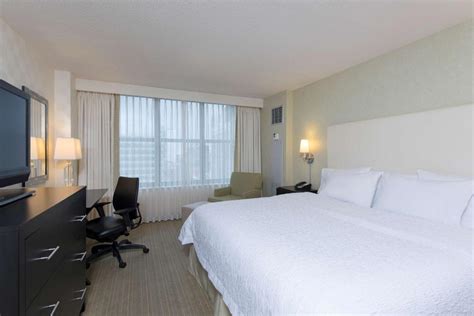 Hampton Inn & Suites Chicago-Downtown Hotel (Chicago (IL)) - Deals ...