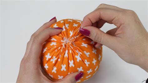 DIY Easy Fabric Pumpkin - Made to Sew | Pumpkin fabric crafts, Fabric pumpkins, Halloween sewing ...