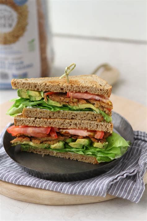 Vegan BLT Sandwich: Tempeh, Lettuce & Tomato (Easy Recipe)