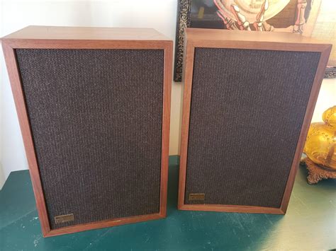 Picked up a cheap pair of Realistic MC1000 speakers recently. They ...