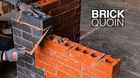 BRICKLAYING - Building a Brick Quoin Corner 🧱 - YouTube