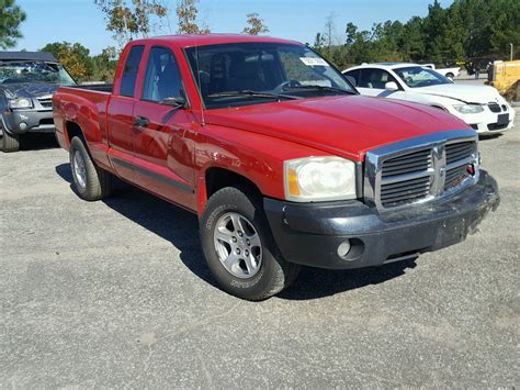 Salvage 2005 Dodge DAKOTA SLT Truck for Sale