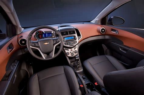 2016 Chevrolet Sonic Pictures - 41 Photos | Edmunds