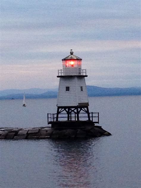 Lake Champlain Lighthouse Burlington, Vermont #scenesofnewengland #soVT #soNElighthouse #soNE # ...