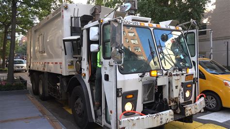 Garbage Trucks: DSNY - New York's Strongest - YouTube