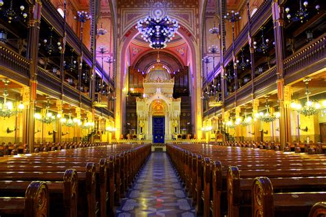 The World’s 10 Most Beautiful Synagogues