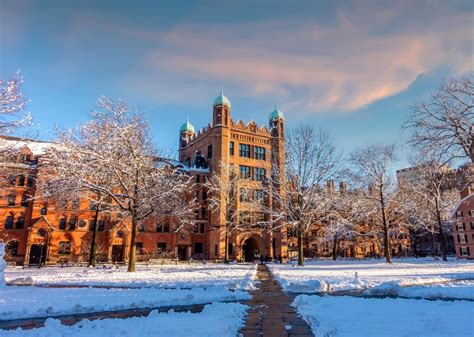 25 Oldest Colleges in America | Stacker