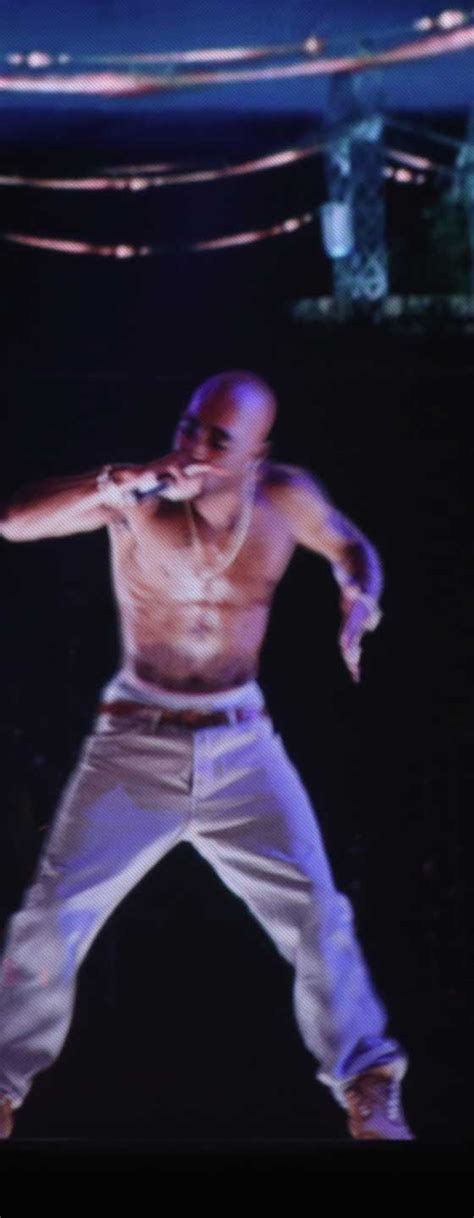 2pac hologram - naxreflo