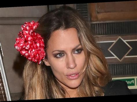 'Love Island' Host Caroline Flack Dies by Suicide at 40 Before Trial - Showcelnews.com