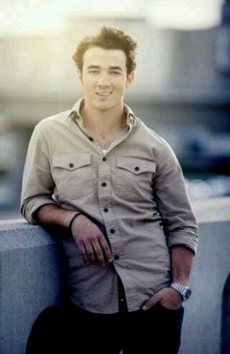 Kevin Jonas | Jonas brothers, Mens tops, Jonas