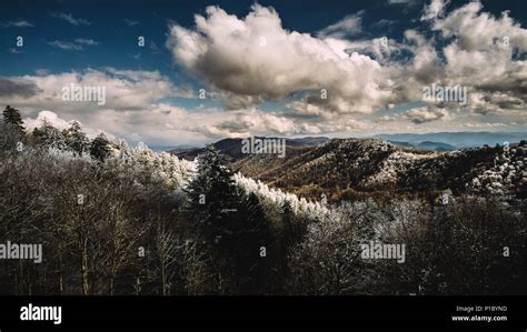 At the border between tennessee and north carolina hi-res stock photography and images - Alamy