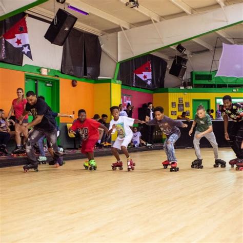 Roller Skating – Skate N Fun Zone