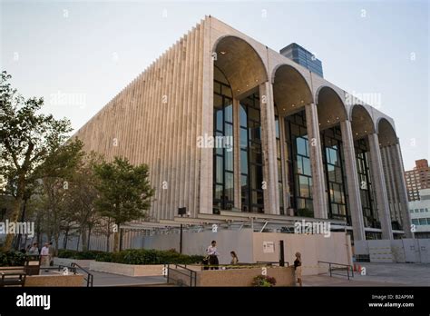 Metropolitan Opera House Lincoln Center New York City Stock Photo - Alamy