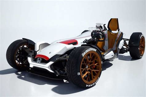 Honda's new motorcycle-race car hybrid | CNN