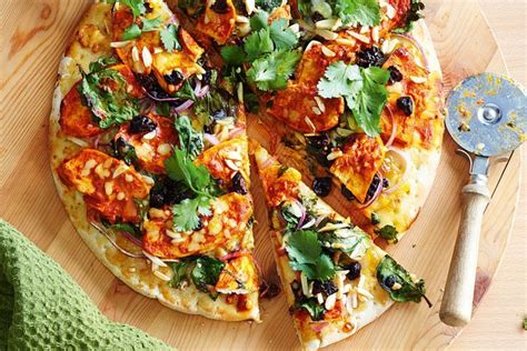 Tandoori chicken pizza