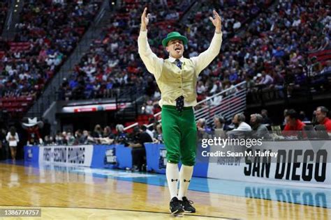 Notre Dame Mascot Photos and Premium High Res Pictures - Getty Images