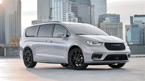 Chrysler Planning Significant Refresh For Pacifica Minivan