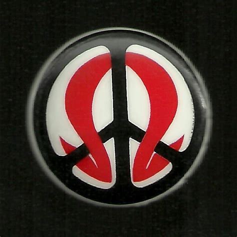 Vietnam War Draft Resistance in Peace pinback button | Collectors Weekly