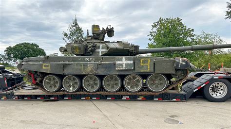 Russian T-90 Tank From Ukraine Mysteriously Appears At U.S. Truck Stop