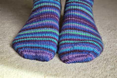 Winwick Mum: Basic 4ply sock pattern and tutorial - easy beginner sock knitting!