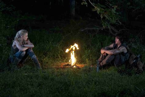 Love Is In The Air: Daryl and Beth on The Walking Dead - Kisses & Chaos