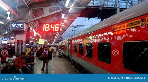 Indian Railway Station at Night Mode Editorial Photo - Image of tyre, accident: 156642771