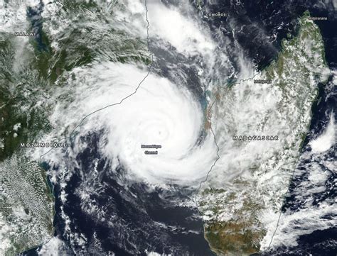 Mozambique issues red alert over approaching tropical cyclone Idai ...