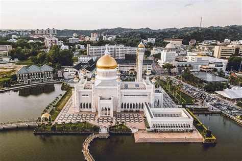 The Do’s and The Don’ts: Visiting a Mosque in Brunei - Brunei Tourism Official Site