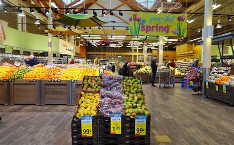 Four Portland-area Hannaford stores donate to nonprofits as part of 'reopenings' | Mainebiz.biz