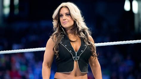 Former WWE Divas Champion Kaitlyn RETURNS to Wrestling! - WrestleTalk