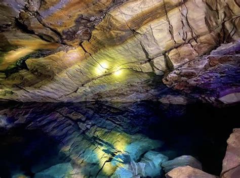 Nil Diya Pokuna: Underwater Pond In Ella - Sri Lanka