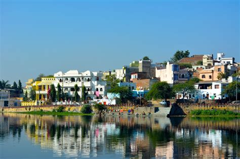 Lake Pichola Lakefront | World-Adventurer