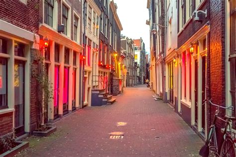 De Wallen in Amsterdam - A Legendary Red Light District in Central ...