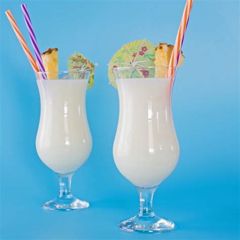 Easy Malibu Pina Colada {Frozen & Shaken} - Bake It With Love