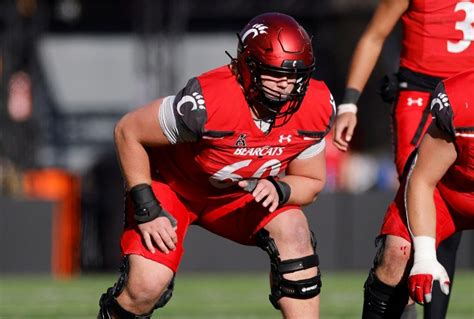 BREAKING: Former Cincinnati offensive lineman Joe Huber commits to ...