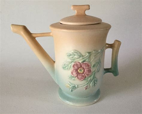 HULL Art Pottery DOGWOOD Teapot / Coffee Pot Mid 1940s 507-6 1/2 usa | Tea pots, Pottery art ...