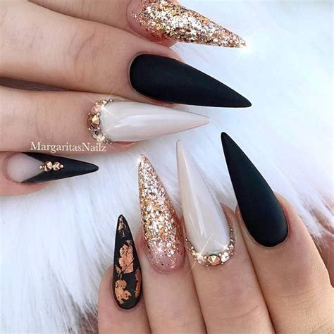 Black Stiletto Nails With A Touch Of Sophistication | Stylish nails, Black stiletto nails ...