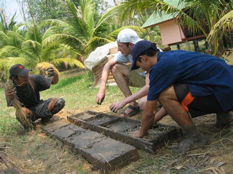 Mud Brick Making for Eco Friendly Homes | Mundo Exchange