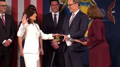 Gov. Hochul officially sworn in – WNY News Now