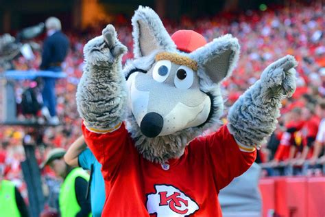 Kansas City Chiefs mascot hurt during practice at Arrowhead - ESPN