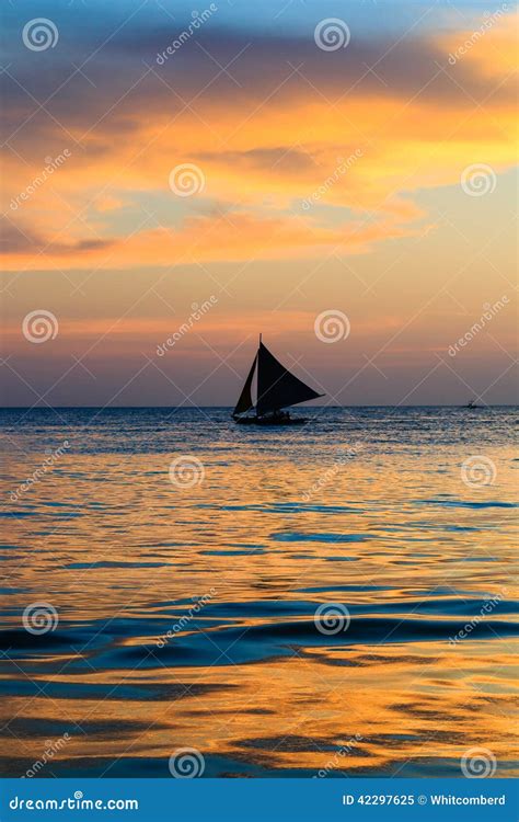 Sailing Boat Silhouette at Sunset Stock Image - Image of boat, gold ...