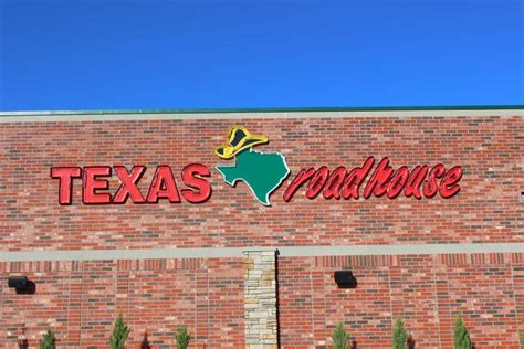 Does Texas Roadhouse Take Reservations? (2023 Updated)